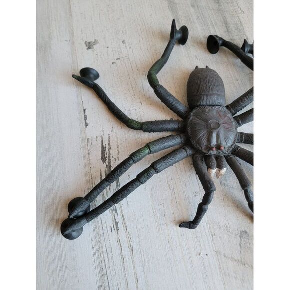 Rubber spider window cleaning Halloween tarantula prop decor - Picture 2 of 7
